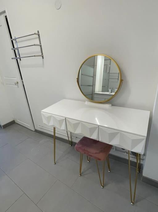 L'Industriel Apartment Sens Luaran gambar